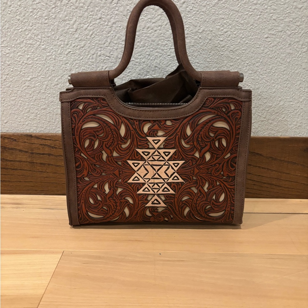 NWOT Trinity Ranch Tooled Conceal Carry Purse